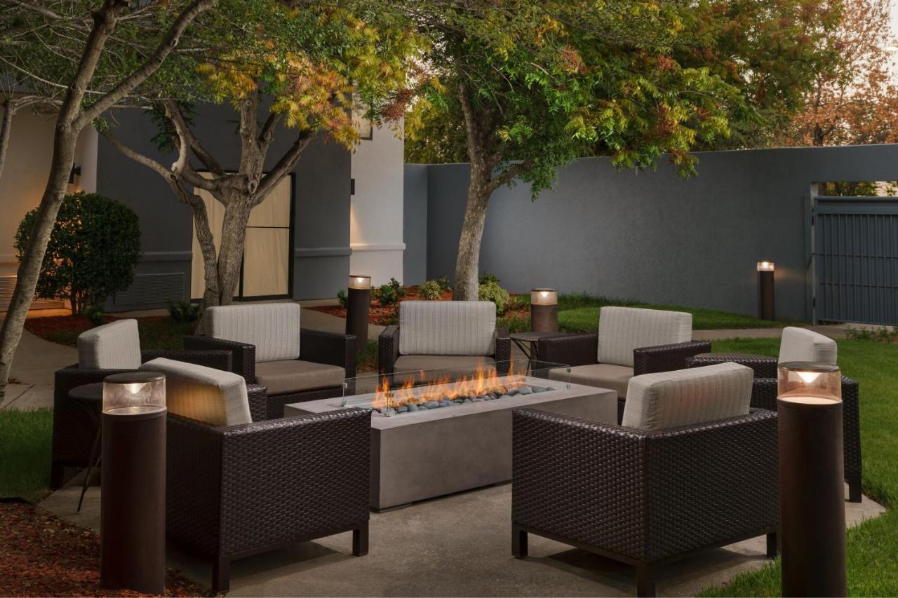 Courtyard By Marriott Dallas Lewisville Esterno foto
